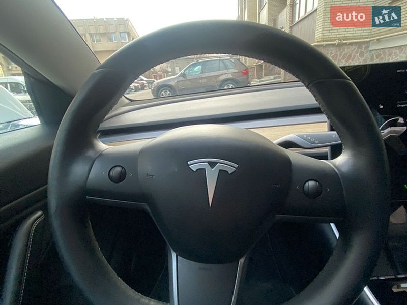 Седан Tesla Model 3 2019 в Тернополе