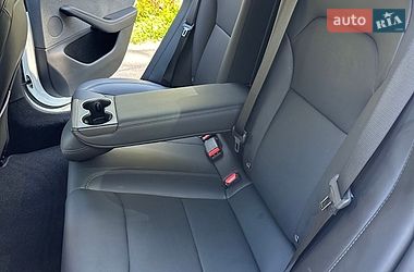Седан Tesla Model 3 2025 в Киеве