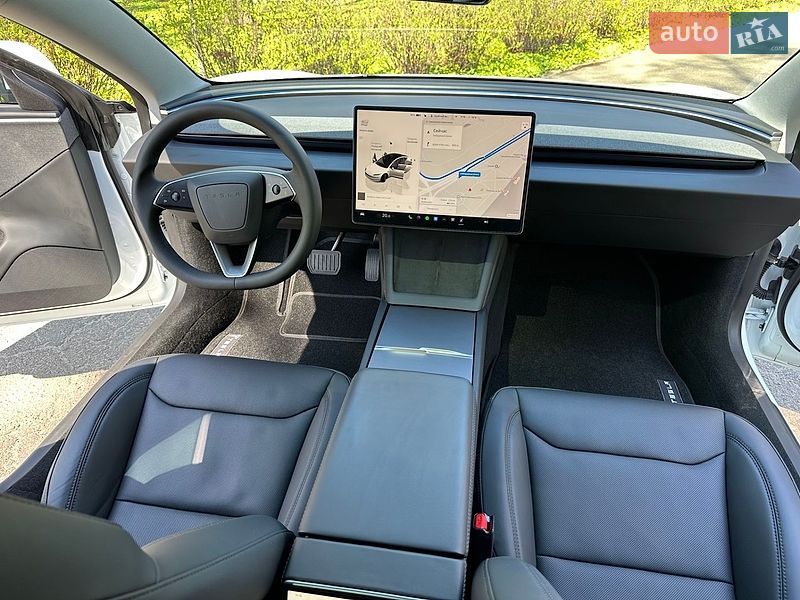 Седан Tesla Model 3 2025 в Киеве