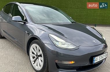 Седан Tesla Model 3 2021 в Киеве