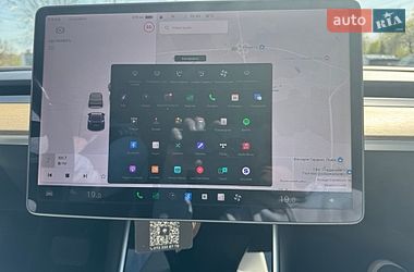 Седан Tesla Model 3 2018 в Львові