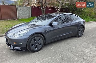 Седан Tesla Model 3 2022 в Киеве