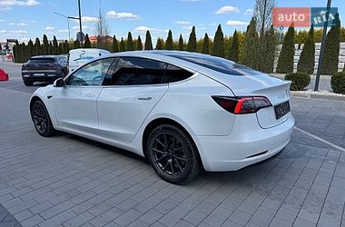 Седан Tesla Model 3 2020 в Львові
