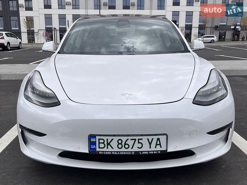 Tesla Model 3 2019