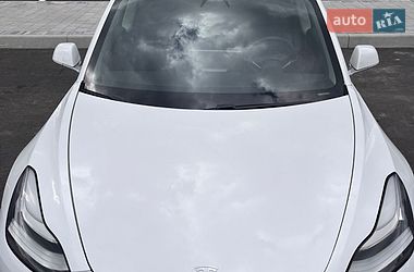 Седан Tesla Model 3 2019 в Ровно