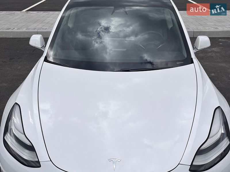 Седан Tesla Model 3 2019 в Ровно
