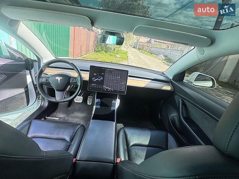 Седан Tesla Model 3 2019 в Днепре
