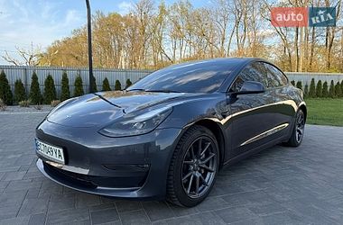 Седан Tesla Model 3 2022 в Луцке