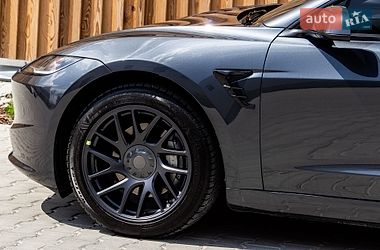 Седан Tesla Model 3 2024 в Львові