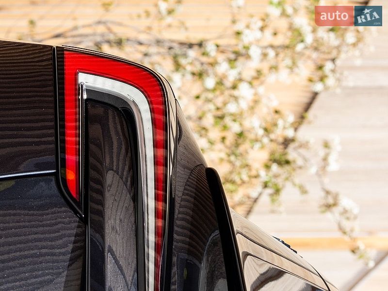 Седан Tesla Model 3 2024 в Львові