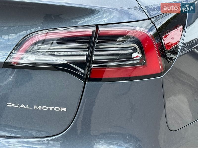 Седан Tesla Model 3 2021 в Києві