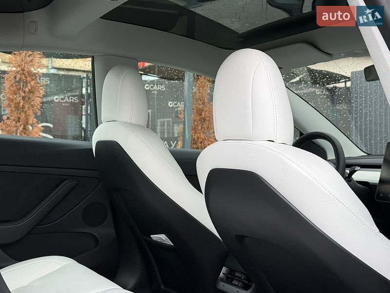 Седан Tesla Model 3 2021 в Києві
