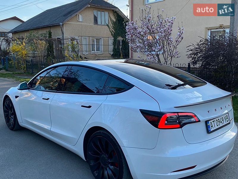 Седан Tesla Model 3 2020 в Ивано-Франковске