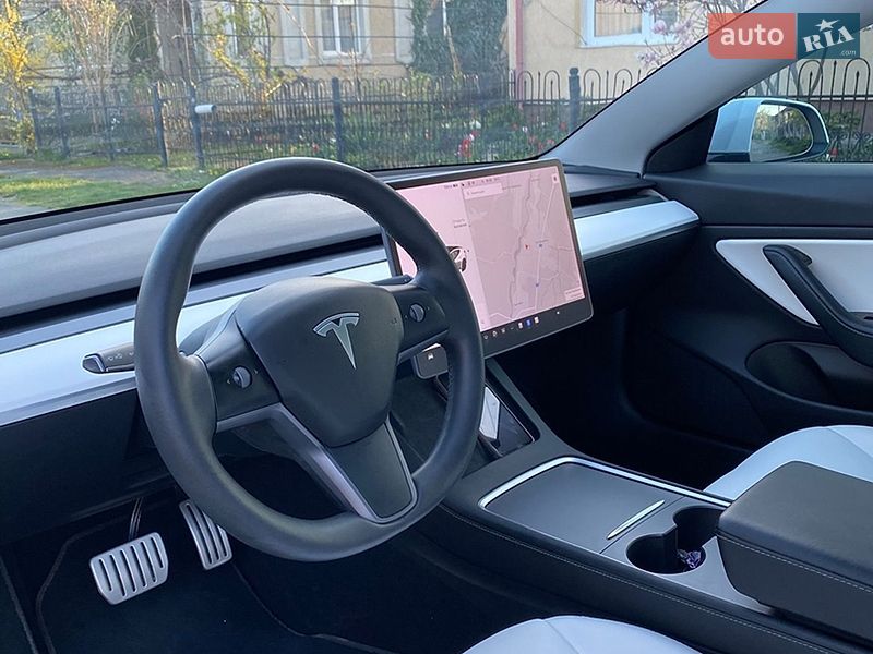 Седан Tesla Model 3 2020 в Ивано-Франковске