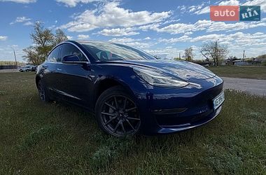 Седан Tesla Model 3 2018 в Каменском
