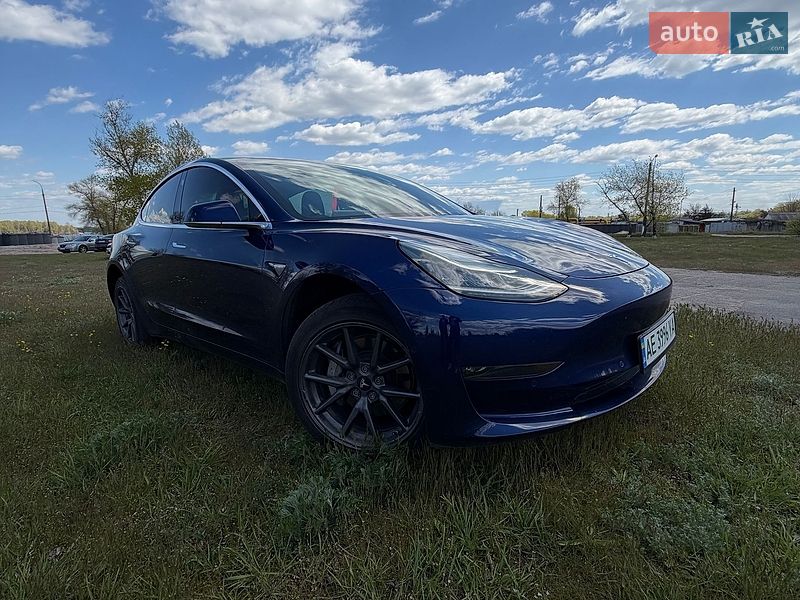 Седан Tesla Model 3 2018 в Каменском