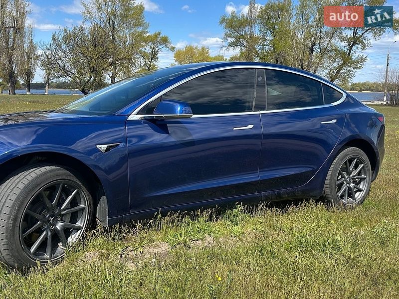 Седан Tesla Model 3 2018 в Каменском