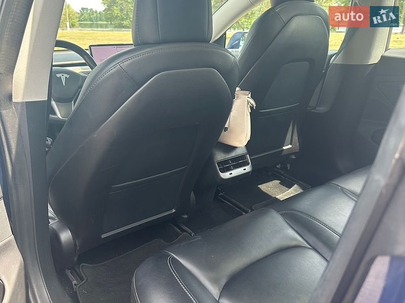 Седан Tesla Model 3 2018 в Каменском