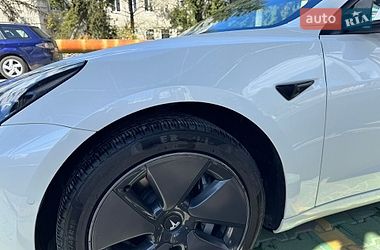 Седан Tesla Model 3 2021 в Львове