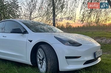 Седан Tesla Model 3 2022 в Львове