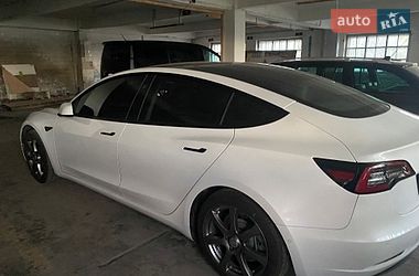 Седан Tesla Model 3 2021 в Луцке