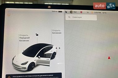 Седан Tesla Model 3 2021 в Луцке