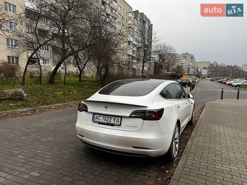 Седан Tesla Model 3 2019 в Луцьку