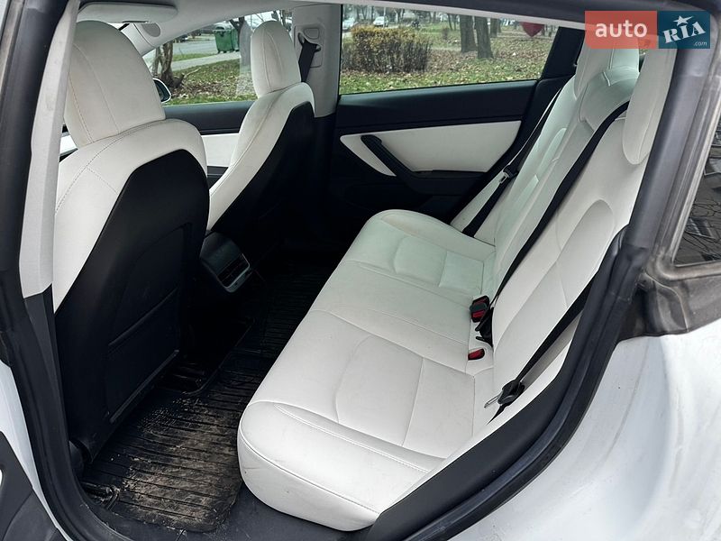 Седан Tesla Model 3 2019 в Луцьку