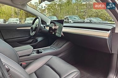 Седан Tesla Model 3 2023 в Львове