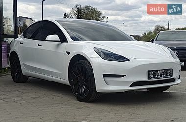 Седан Tesla Model 3 2023 в Львове