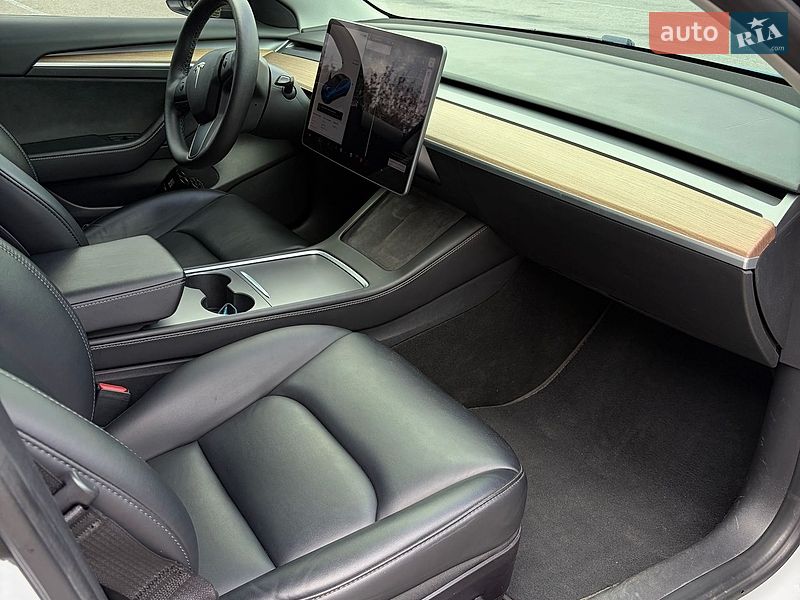 Седан Tesla Model 3 2022 в Дніпрі