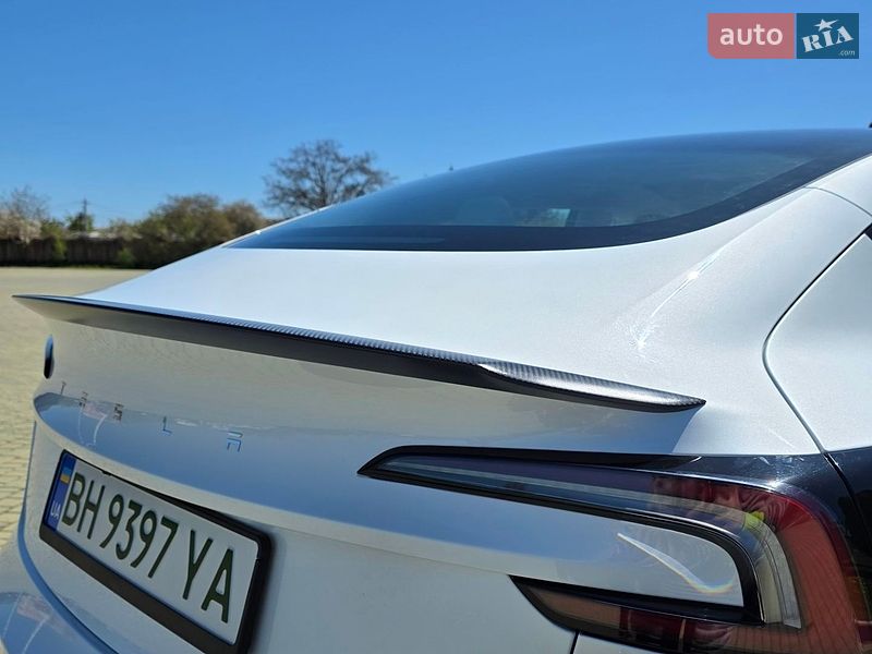 Седан Tesla Model 3 2025 в Одессе
