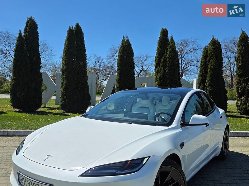 Tesla Model 3 2025