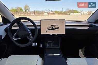 Седан Tesla Model 3 2025 в Одессе