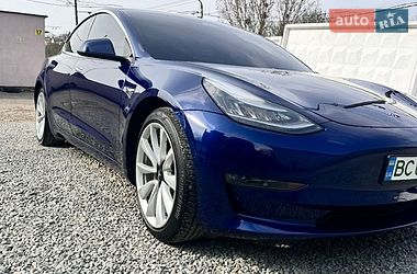 Седан Tesla Model 3 2018 в Львові