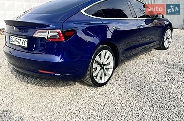 Седан Tesla Model 3 2018 в Львові