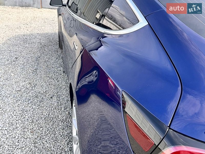 Седан Tesla Model 3 2018 в Львові