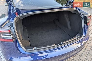 Седан Tesla Model 3 2018 в Львові