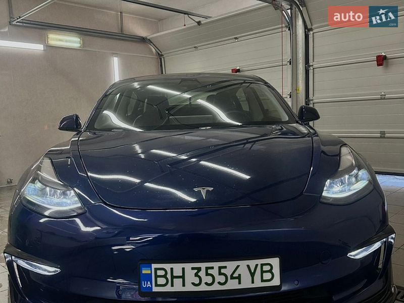 Седан Tesla Model 3 2021 в Одесі