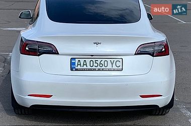 Седан Tesla Model 3 2022 в Киеве