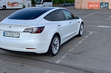 Седан Tesla Model 3 2022 в Киеве