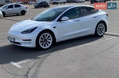 Седан Tesla Model 3 2022 в Киеве