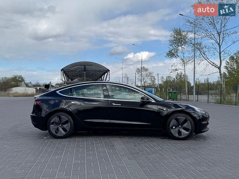 Седан Tesla Model 3 2019 в Днепре