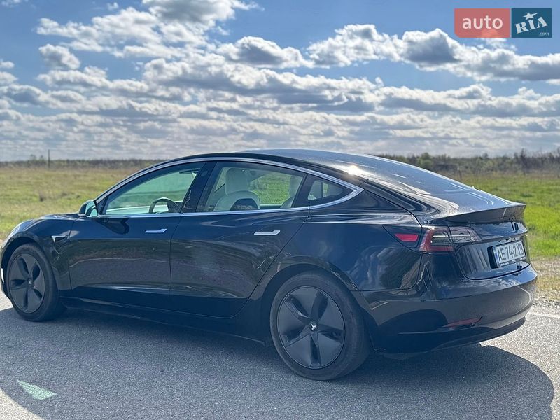 Седан Tesla Model 3 2019 в Днепре
