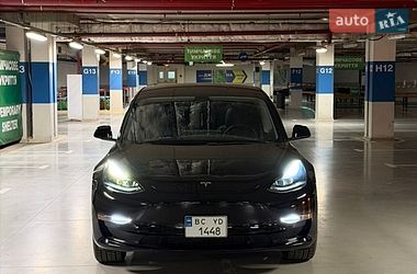Седан Tesla Model 3 2022 в Львові