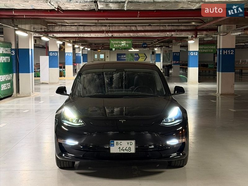 Tesla Model 3 2022