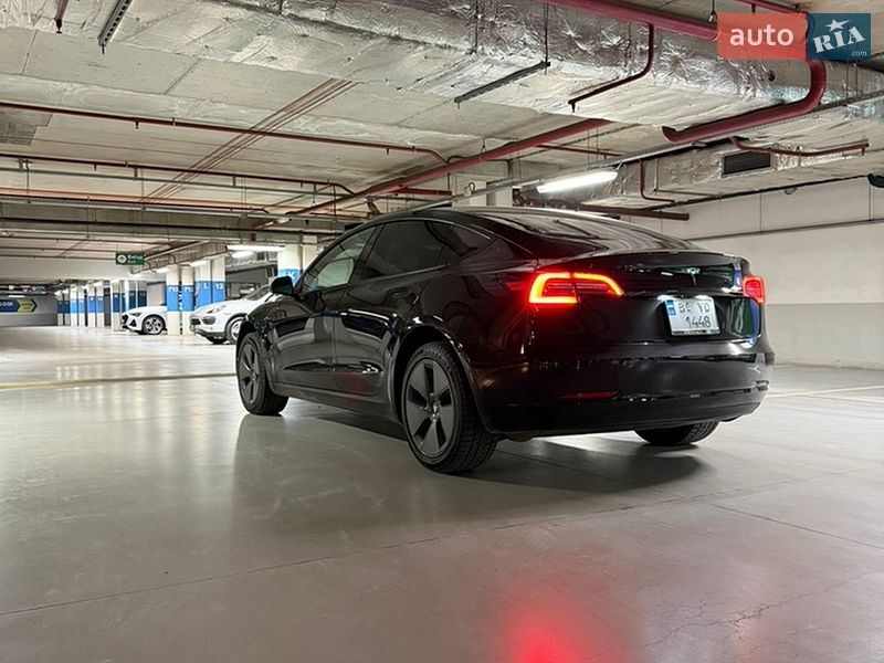 Седан Tesla Model 3 2022 в Львове