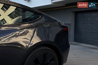 Седан Tesla Model 3 2024 в Львове