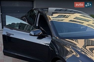 Седан Tesla Model 3 2024 в Львове
