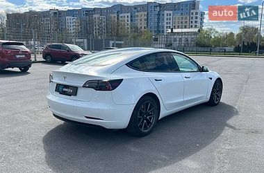 Седан Tesla Model 3 2021 в Львове